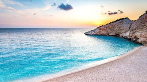 „Прифатете го грчкиот начин на живот: Вашиот имот од соништата чека во Грција“