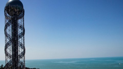 Најубавите плажи во Грузија – Откријте ја магијата на Црното Море